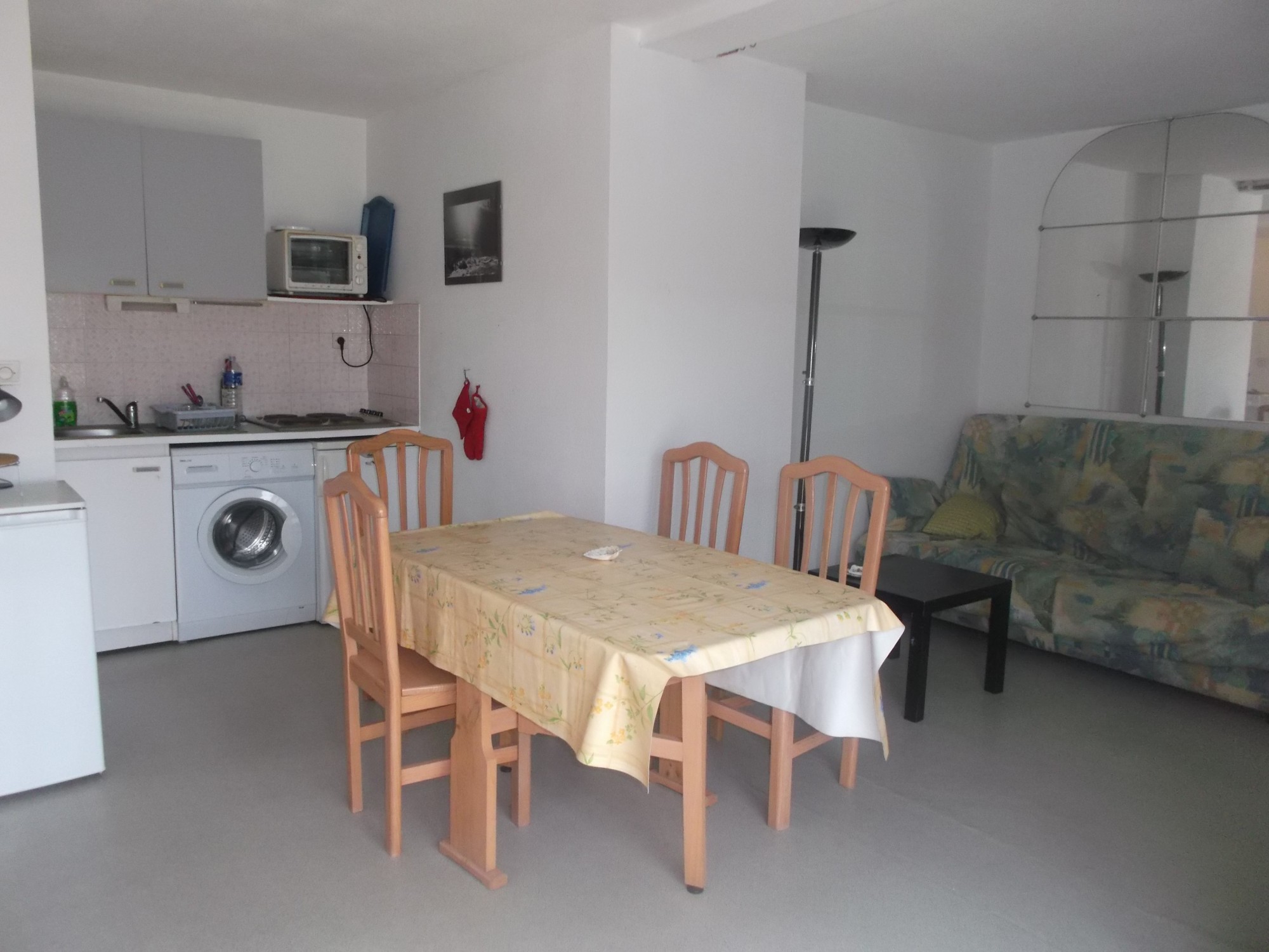 Salle à manger avec kitchenette